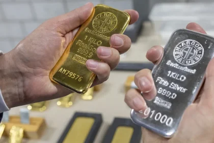 ارتفاع قياسي للذهب والفضة مع تزايد المخاوف الجيوسياسية