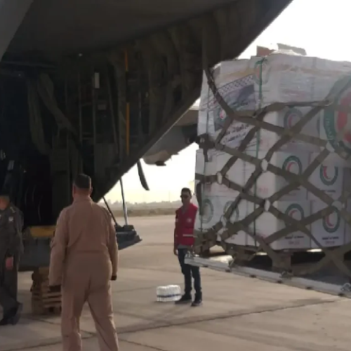 العراق يرسل غداً مساعدات انسانية إلى غزة