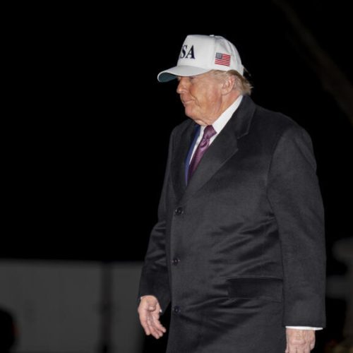 ترامب: ألغيت جميع الاجتماعات مع المسؤولين الإيرانيين لحين توقف قتل المحتجين