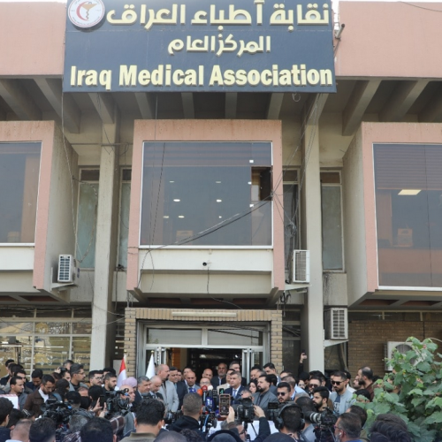 نقابة الأطباء تحذر من الدعوات للإضراب بالقطاع الصحي وتحمل الحكومة مسؤولية تأخير تعيين دفعة 2024