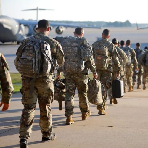 مع استمرار التصعيد.. إخلاء عاجل لموظفين أمريكيين في قاعدة "العديد" بقطر