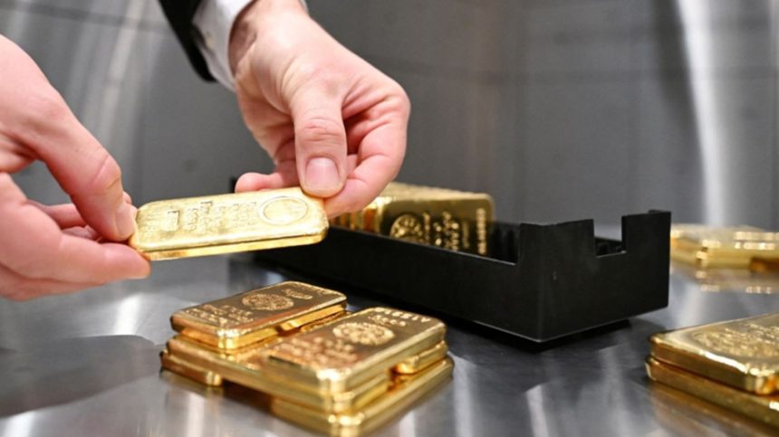 انخفاض اسعار الذهب بعد وصوله الى مستويات قياسية متأثرًا بموقف ترامب من ايران