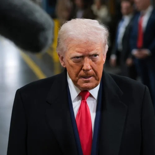 البيت الأبيض: ترامب وفريقه حذروا ايران من عواقب وخيمة في حال استمرار عمليات القتل