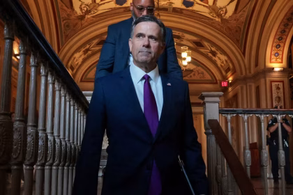 لأول مرة.. مدير الـCIA يزور كاراكاس ويلتقي خليفة مادورو