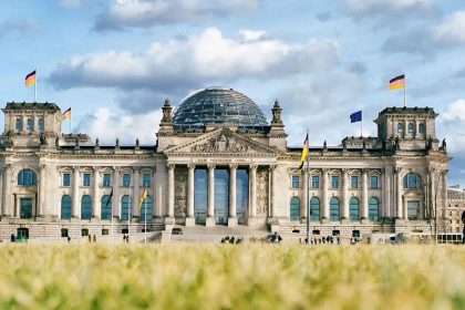 البرلمان الألماني: قد نقاطع كأس العالم 2026 بسبب تصرفات ترامب بشأن جزيرة "غرينلاند"