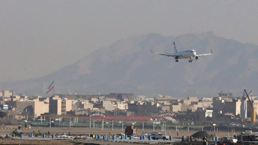 وكالة سلامة الطيران الأوروبية تحذر: "أجواء إيران خطرة"