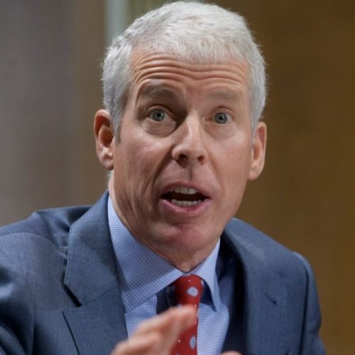 وزير الطاقة الأمريكي: سنبيع برميل النفط الفنزويلي بـ45 دولارا