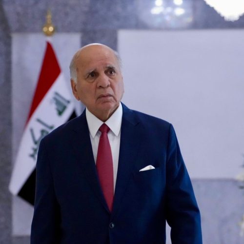 وزير الخارجية فؤاد حسين يصل العاصمة الإيرانية طهران