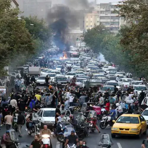 بينهم 500 رجل أمن.. مسؤول إيراني يؤكد مقتل 5 آلاف شخص في الاحتجاجات