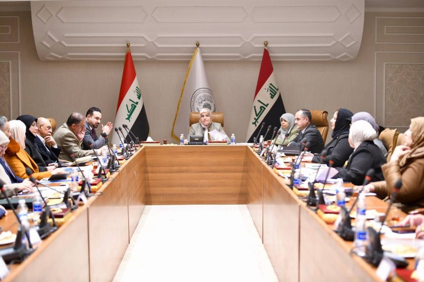 وزارة المالية تناقش قرارات مجلس الوزراء والمجلس الوزاري للاقتصاد لمعالجة الوضع المالي