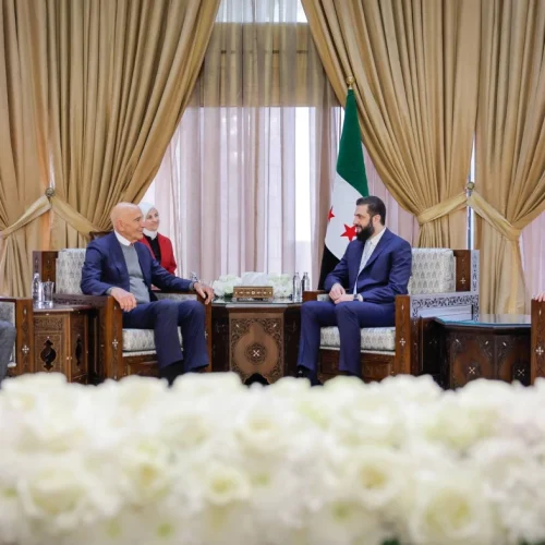 الشرع يؤكد لمبعوث ترامب على وحدة سوريا وسيادتها واهمية بناء دولة بمشاركة الجميع