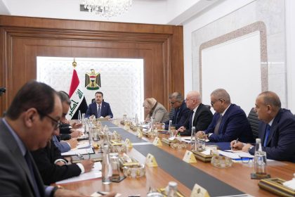 توجيه حكومي للاسراع بتوقيع العقود الثانوية لمشروع المنصة العائمة لاستيراد الغاز