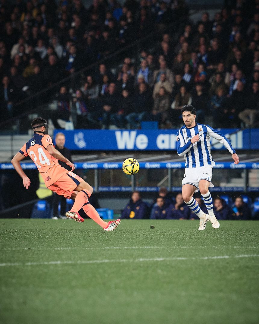 ريال سوسيداد يهزم برشلونة بثنائية في الدوري الإسباني