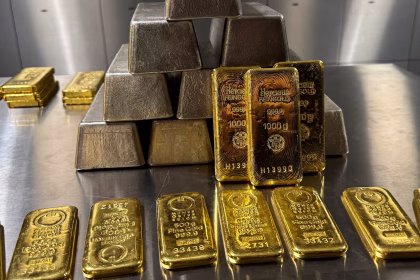 الذهب والفضة يقفزان لمستويات قياسية بعد تهديد ترامب لأوروبا برسوم جمركية