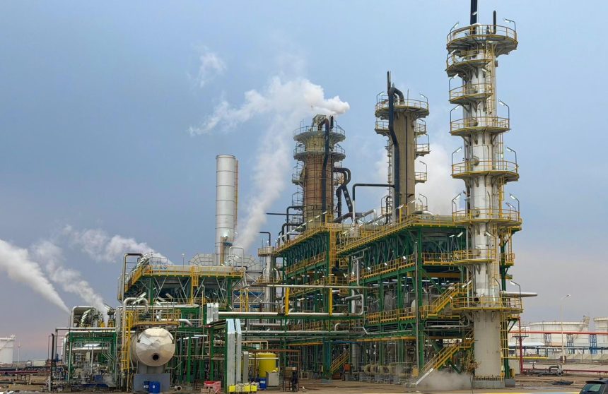 النفط تعلن نجاح التشغيل النهائي لمصفى صلاح الدين/3 بطاقة 70 ألف برميل يومياً