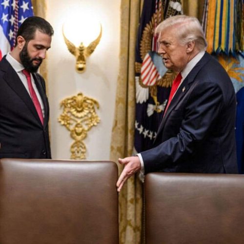 ترامب والشرع يؤكدان اهمية الحفاظ على وحدة سوريا وضمان حقوق الشعب الكردي