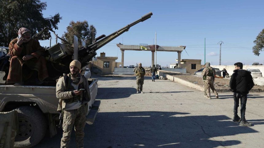 الداخلية السورية تعلن هروب 120 داعشياً من سجن الشدادي