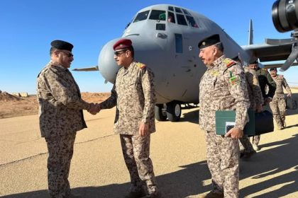 رئيس أركان الجيش يتابع الوضع الأمني على الشريط الحدودي مع سوريا