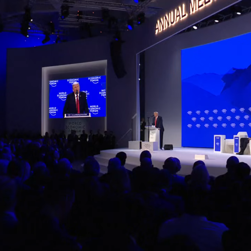 ترامب: أوروبا ليست بالاتجاه الصحيح والتركيز على الطاقة النظيفة والهجرة الجماعية أضرا بها