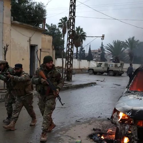 الدفاع السورية: 11 قتيلاً و25 مصابًا بهجمات لـ"قسد" على مواقع للجيش بعد وقف اطلاق النار