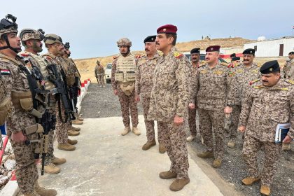 على رأس وفد رفيع.. رئيس اركان الجيش يصل سنجار على الشريط الحدودي العراقي السوري