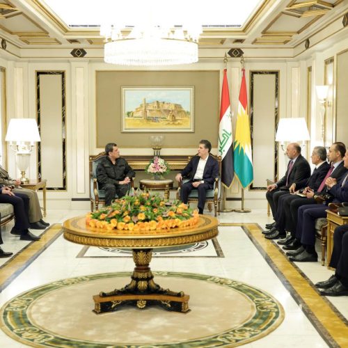 خلال استقباله عبدي.. بارزاني يؤكد أهمية ضمان حقوق الاكراد وجميع المكونات في سوريا