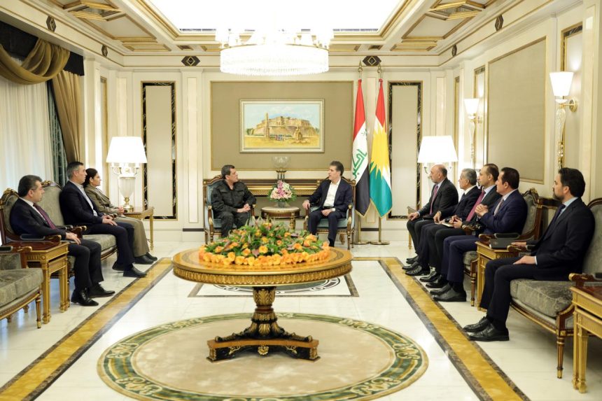 خلال استقباله عبدي.. بارزاني يؤكد أهمية ضمان حقوق الاكراد وجميع المكونات في سوريا