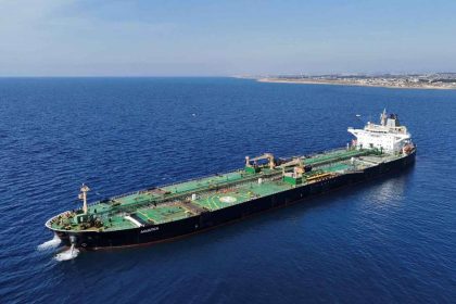 البحرية الفرنسية تعترض ناقلة نفط روسية في البحر المتوسط