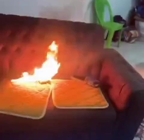 شرطة الكرخ تطيح بمتهم اقدم على اضرام النار بمنزل والدته ووثّق فعلته بمقطع فيديو