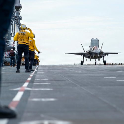 إعلام عبري: احتمال عملية أمريكية في إيران لا يزال قائما وإسرائيل في حالة الحذر