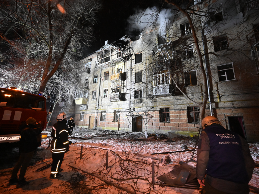 بالتزامن مع المفاوضات.. روسيا تهاجم أكبر مدينتين في أوكرانيا