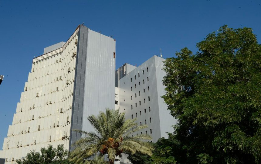 المالية: قرار مجلس الوزراء لا يمس مخصصات الخدمة الجامعية الممنوحة للإداريين والفنيين