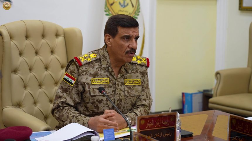 رئيس أركان الجيش يوجه بتكريم المقاتلين المرابطين على الشريط الحدودي العراقي-السوري بترقيتهم إلى رتبة أعلى
