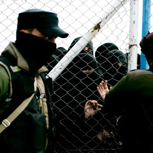 المرصد السوري: فرار عائلات من عناصر تنظيم داعش من مخيم الهول