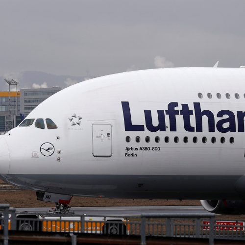 شركة "لوفتهانزا" للطيران تلغي جميع رحلاتها الليلية إلى تل أبيب