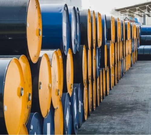 برميل برنت قرب 70 دولاراً.. أسعار النفط عالمياً تنخفض بأكثر من 1%