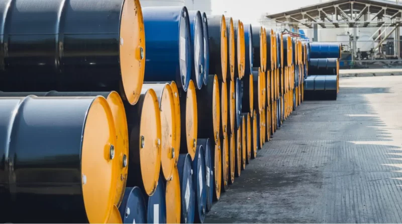 برميل برنت قرب 70 دولاراً.. أسعار النفط عالمياً تنخفض بأكثر من 1%