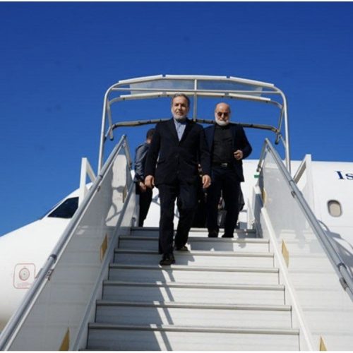 وزير الخارجية الإيراني يصل إلى تركيا لبحث التوتر مع أميركا