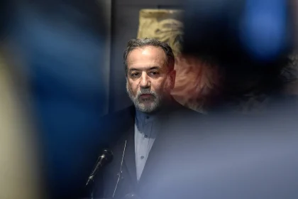 وزير الخارجية الإيراني: نرفض أي تدخل في مسار تقرير المصير في العراق ونحترم خيارات شعبه