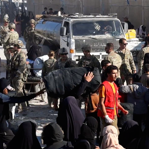 رويترز: العراق يريد وقتا لتجهيز سجون وإجراء محادثات مع دول أخرى بشأن إعادة معتقلين لبلادهم