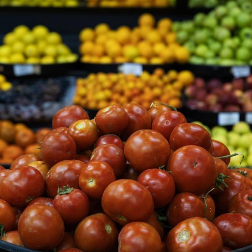 أبرزها الطماطم والخس والقرنبيط.. العراق يحقق الاكتفاء الذاتي لأكثر من 48 منتجاً ويمنع استيرادها