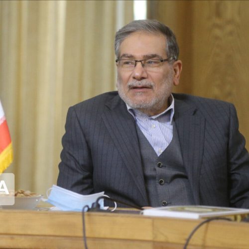 شمخاني: إيران مستعدة لسيناريوهات أوسع والمواجهة لن تقتصر على البحر