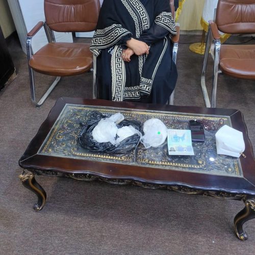 مخبأة داخل نعليها.. ضبط مسافرة حاولت تهريب مواد مخدرة في منفذ الشلامجة