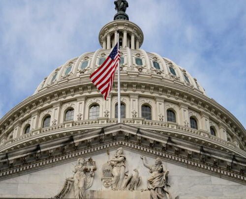 مع استمرار الخلافات بشأن الميزانية.. بدء "شلل مالي" في الولايات المتحدة 