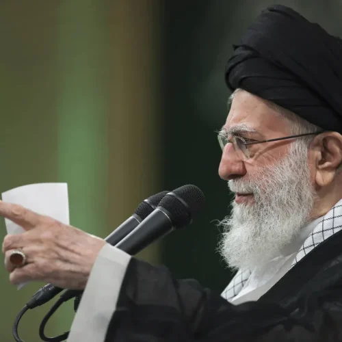 ‏خامنئي: لن نبدأ بأي حرب لكن سنوجه ضربة قوية لمن يعتدي علينا