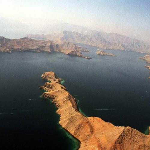 رويترز عن مسؤول إيراني: الحرس الثوري ليست لديه خطط لإجراء مناورات في مضيق هرمز