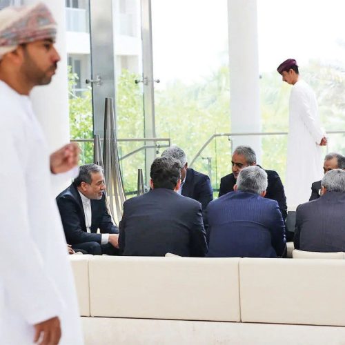 إعلام إيراني: المفاوضات مع أمريكا ستعقد الجمعة في مسقط بشأن البرنامج النووي ورفع العقوبات فقط