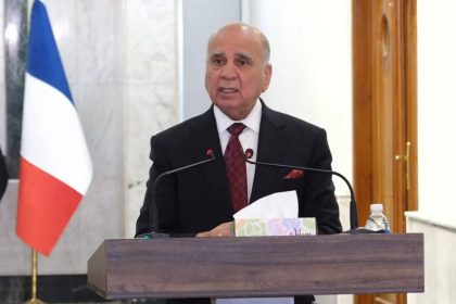 وزير الخارجية: المنطقة تحت مطرقة الحرب والسلم وحل المشاكل يجب أن يكون عبر المفاوضات