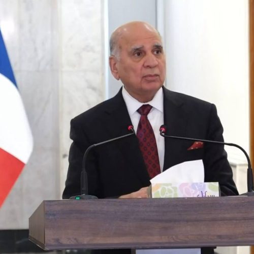 وزير الخارجية: ندعم المفاوضات المقررة في عُمان بين إيران والولايات المتحدة