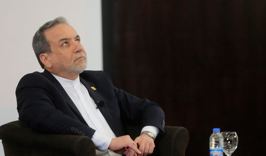 غداة المفاوضات النووية.. وزير الخارجية الإيراني ينشر مقالًا قديمًا لنتنياهو عن صدام حسين